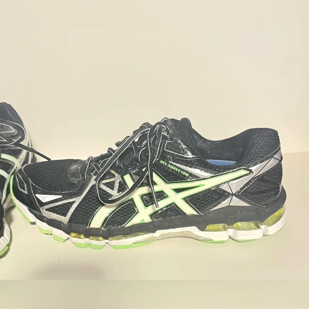 Asics dynamic sneakers